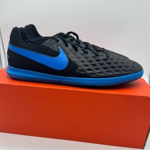 Men’s Nike Legend 8 Club IC indoor soccer shoes cleats size 9 black and blue